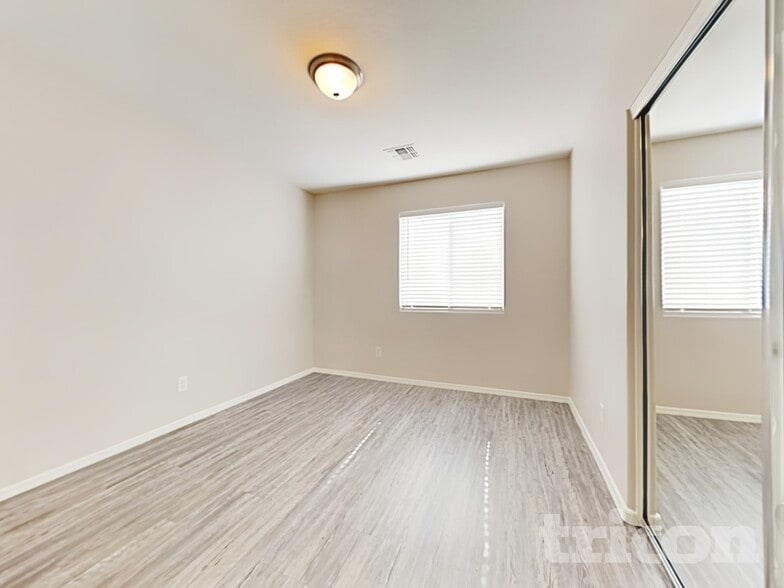 Building Photo - 15456 W Desert Mirage Dr