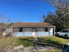 Building Photo - 1117 Evergreen Dr