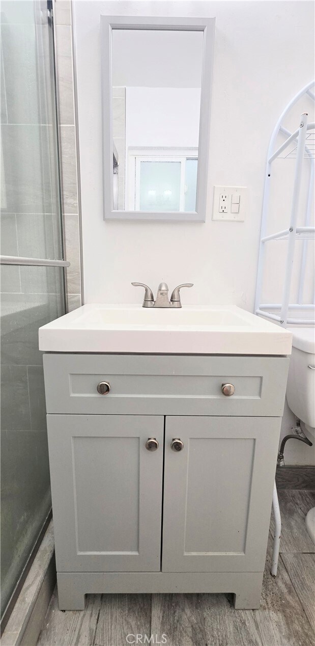 Building Photo - 10527 Western Ave