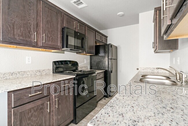 Building Photo - 107 Lost Trl