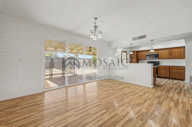 Building Photo - 3333 E Medlock Dr