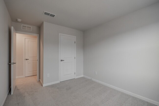 Building Photo - 113 Filly Ln