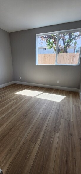 Building Photo - 5725 Klump Ave