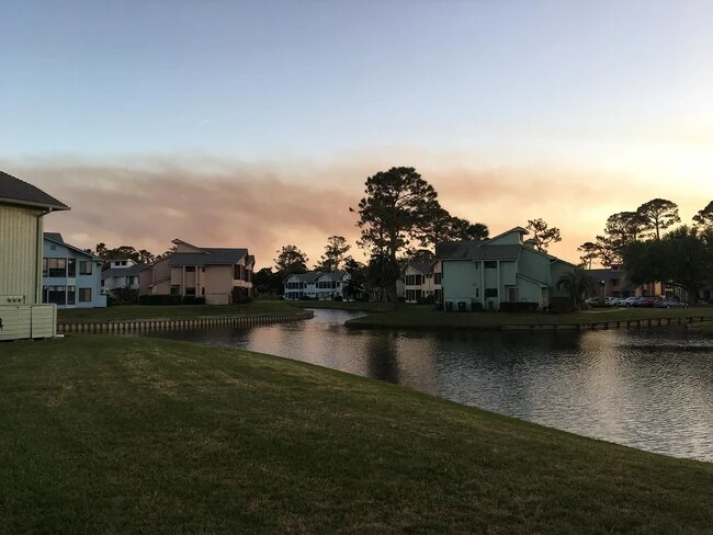 Building Photo - 130 Blue Heron Dr