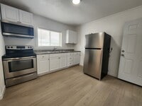 Building Photo - Rupert Fourplex