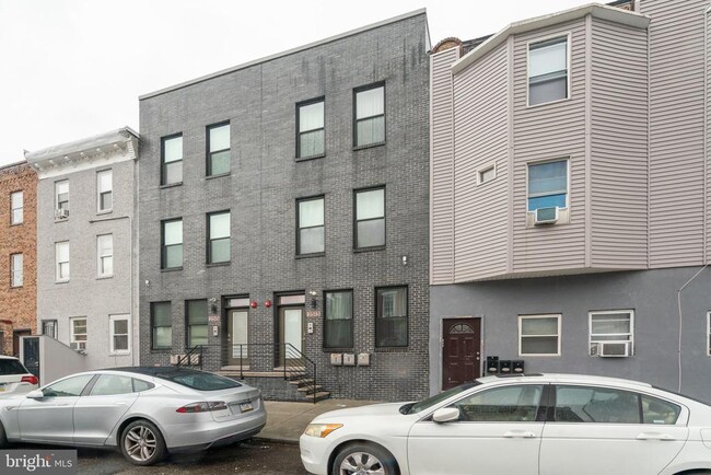 Building Photo - 2515 N Front St