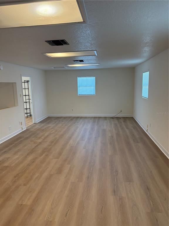 Building Photo - 1100 Jamela Dr