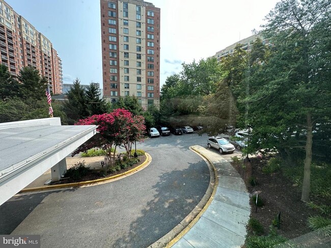 Building Photo - 11801 Rockville Pike