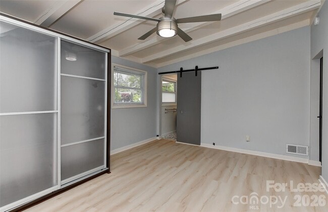 Building Photo - 3111 Spring Valley Rd