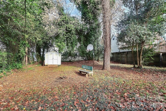 Building Photo - 1105 Brookhurst Dr