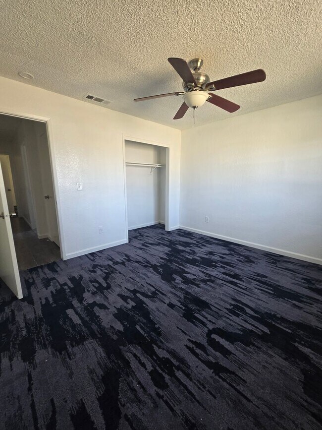 Building Photo - 4 Br 2 Ba available now