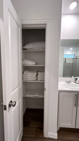 Building Photo - 5334 Riverwalk Pky