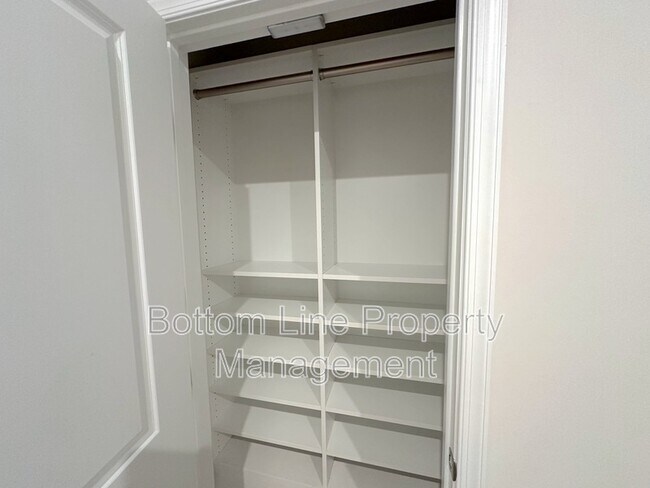 Building Photo - 1332 Ashbury St