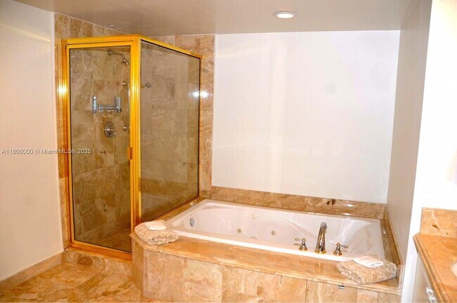 Building Photo - 9559 Collins Ave
