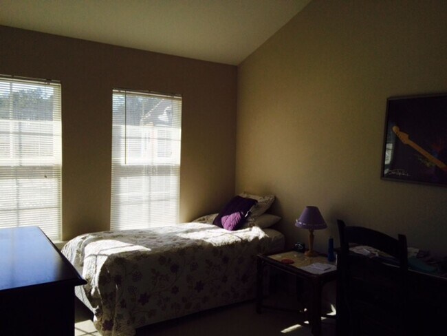 Building Photo - Lease-Takeover with Option for 12-month renewal!