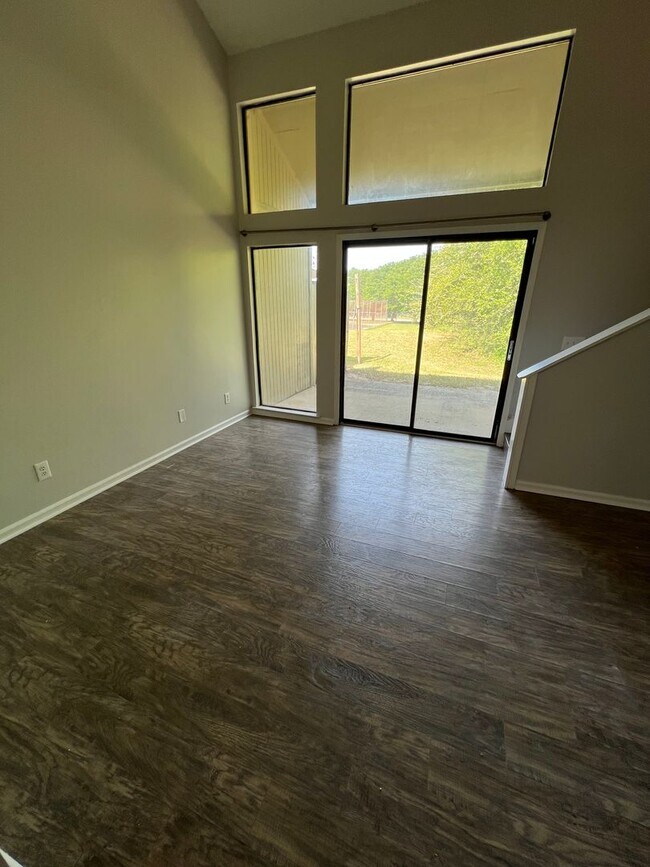 Building Photo - Spacious Unit at Crossland Downs (Across f...