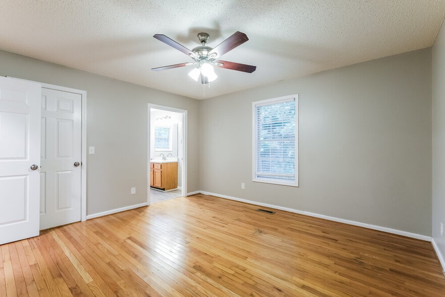 Building Photo - 426 Ivy Crest Dr