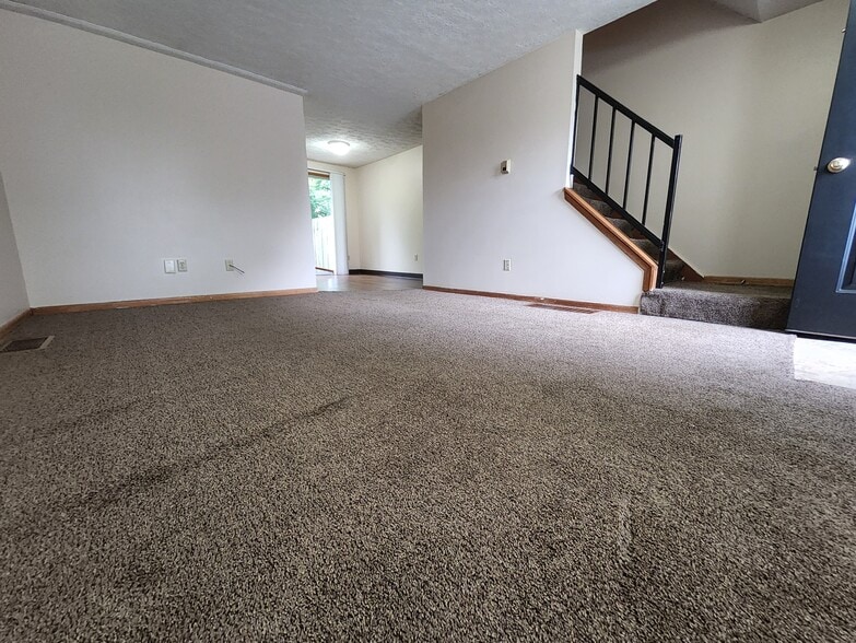 Building Photo - 1668 Colonial Dr