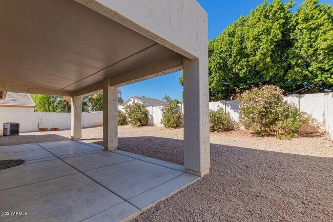 Building Photo - 6444 W Tonto Dr