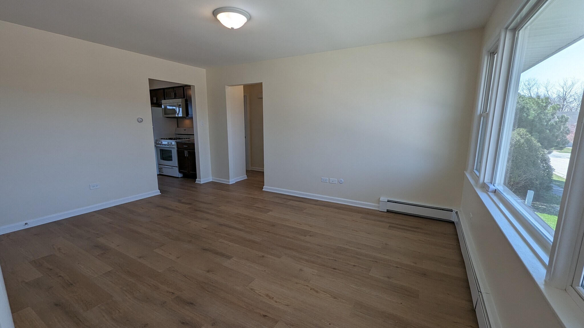 Building Photo - 14475 Jefferson Ave