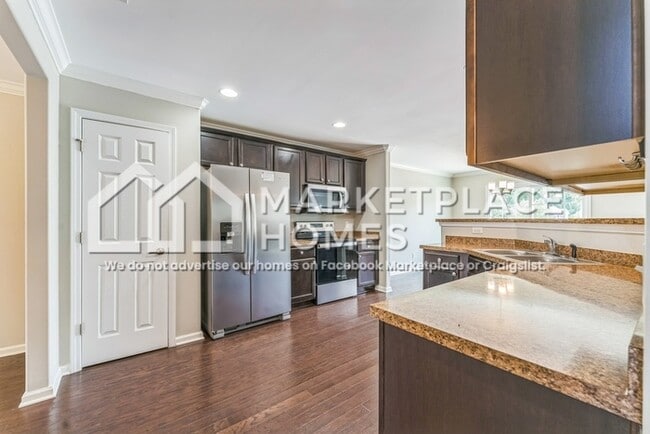 Building Photo - 517 Windsong Dr