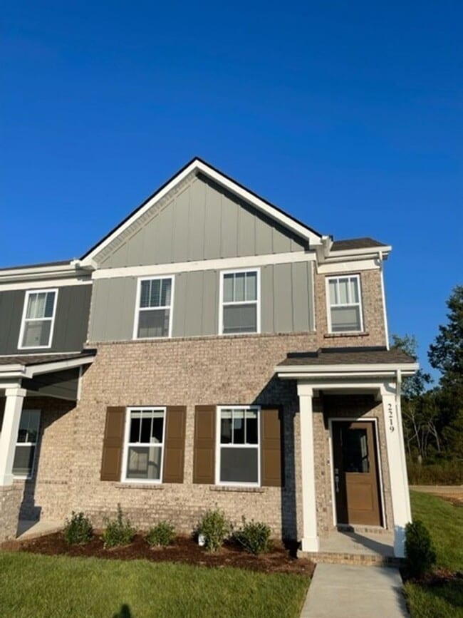 Building Photo - Stunner in Murfreesboro
