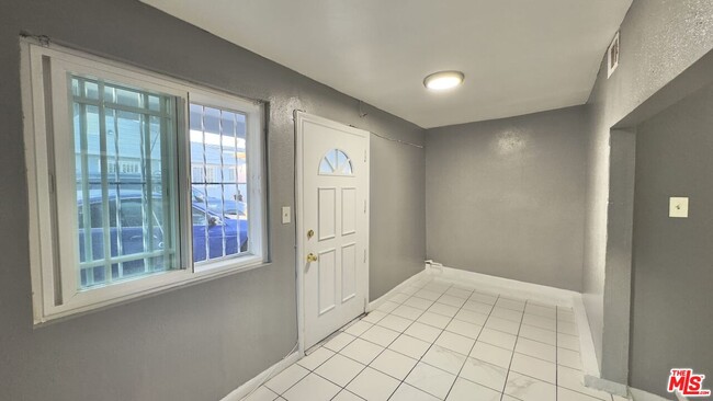 Building Photo - 4052 W 103rd St