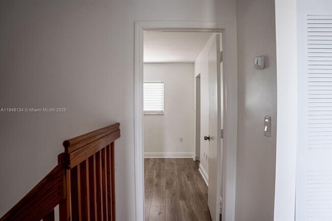 Building Photo - 16710 SW 140th Ave