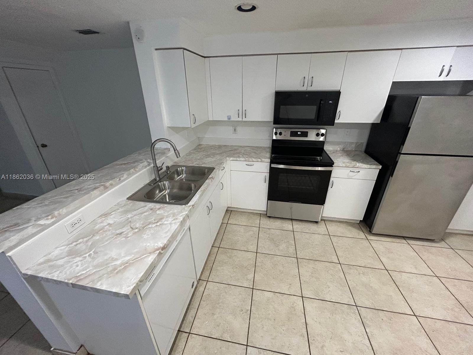 Building Photo - 1527 Veracruz Ln