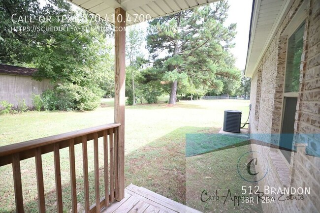 Building Photo - Move in special $800!!  Beautiful 3 bed / ...