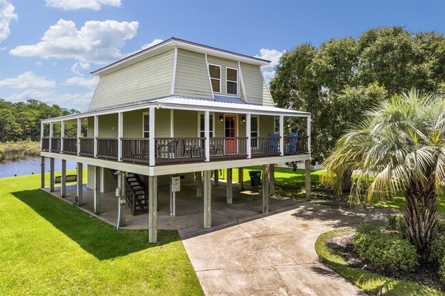 Building Photo - 1317 Beards Cove Dr