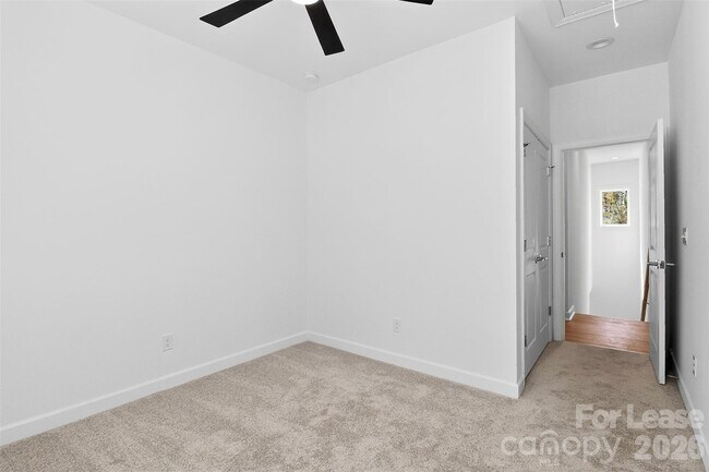 Building Photo - 3709 Lou Ann Ave