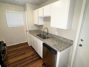 Building Photo - 10719 Ambergate Dr