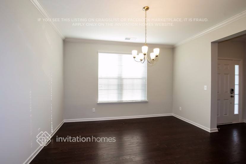 Building Photo - 11326 Cedarvale Farm Pkwy