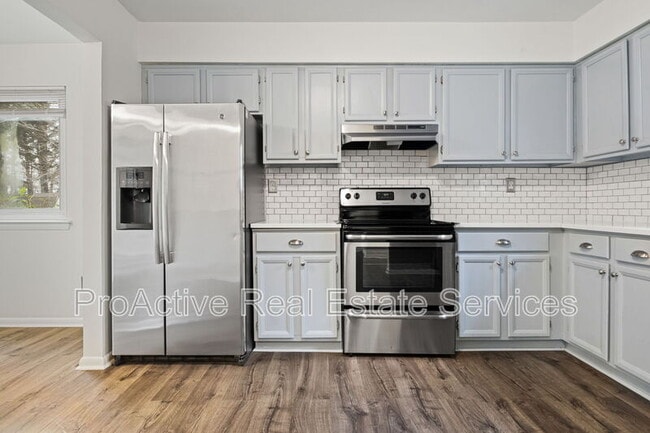 Building Photo - 5761 Luck Ln