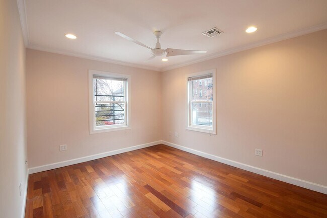 Building Photo - 69 Clifton Pl