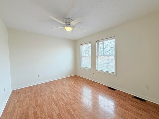 Building Photo - 218 Wayne Dr