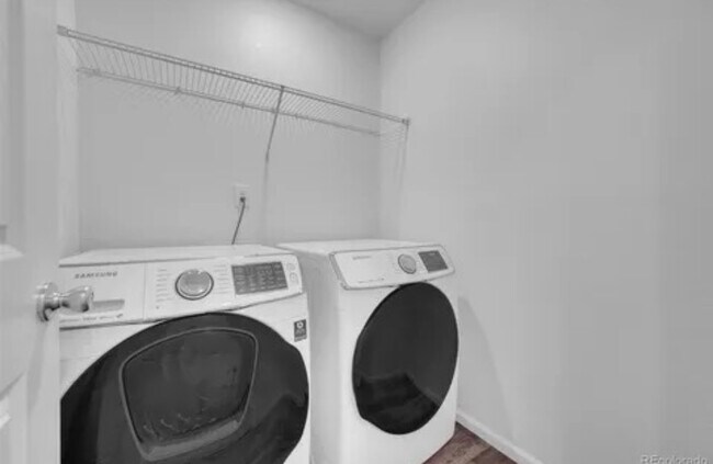Building Photo - 1107 Anker Dr