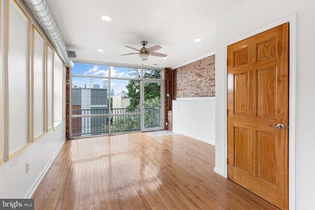Building Photo - 1704 W Girard Ave