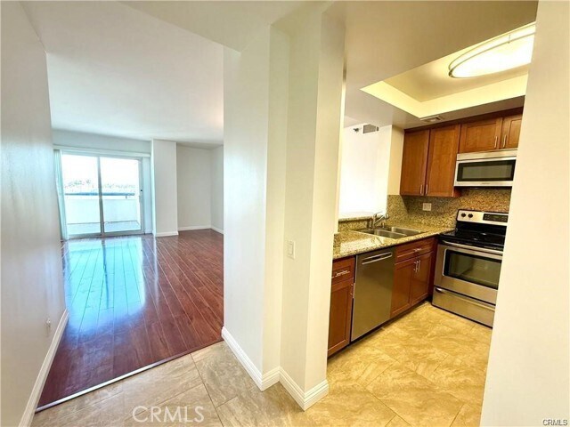 Building Photo - 525 E Seaside Way