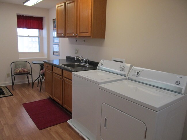 Laundry - 326 W 2nd St