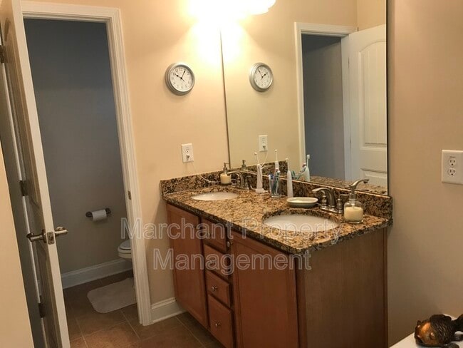 Building Photo - 500 Airdale Ln