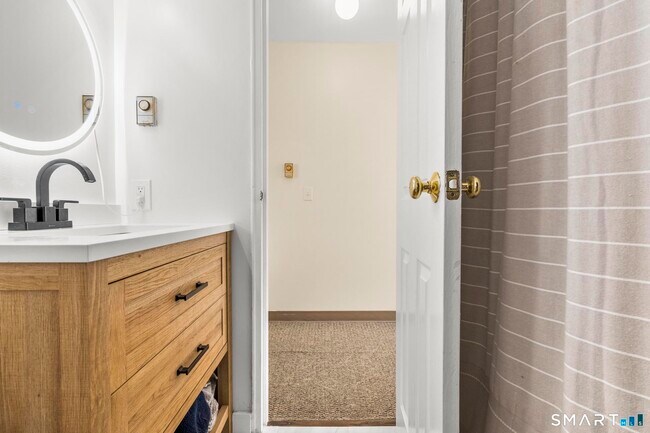 Building Photo - 84 Taylor Ave