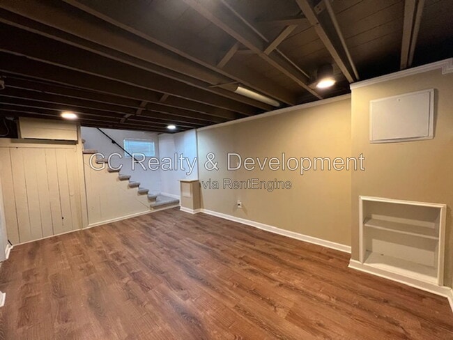 Building Photo - 2 Hiawatha Dr
