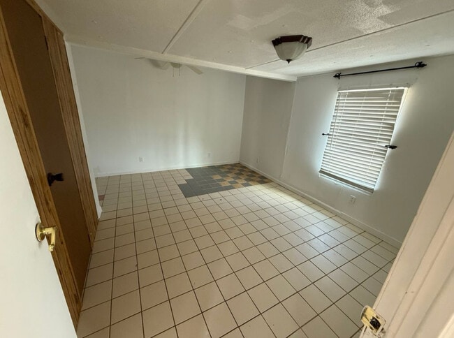 Building Photo - 6207 Ben Ln