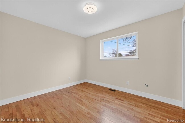 Building Photo - 30428 Iroquois Dr