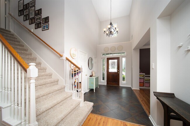 Building Photo - 20722 Fawnbrook Ct