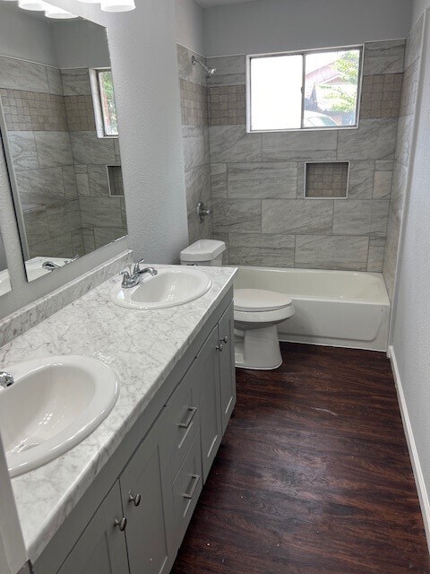 Building Photo - 12715 W Club Ln