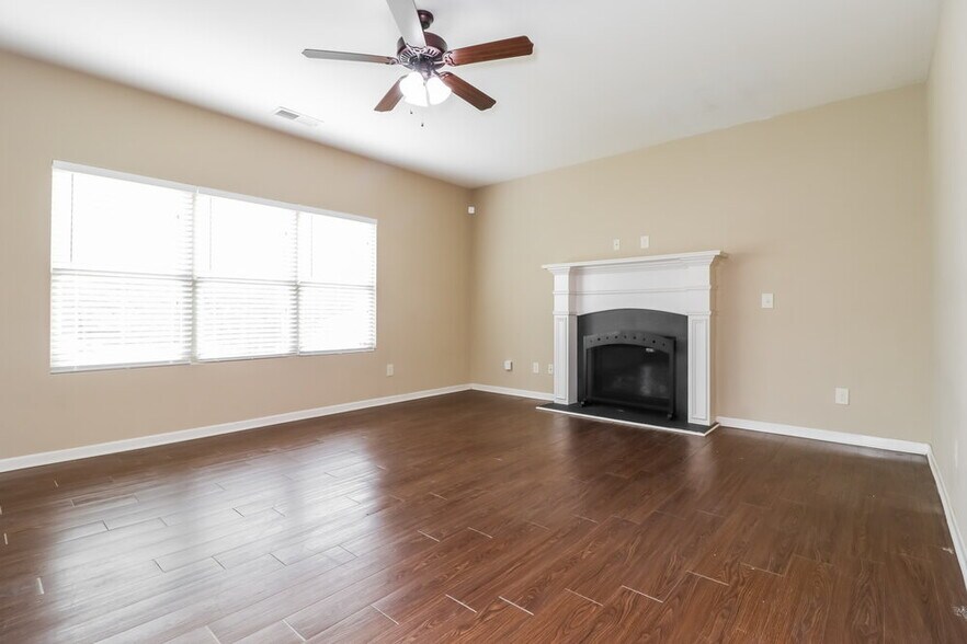 Building Photo - 2107 Juniper Ives Ct SE