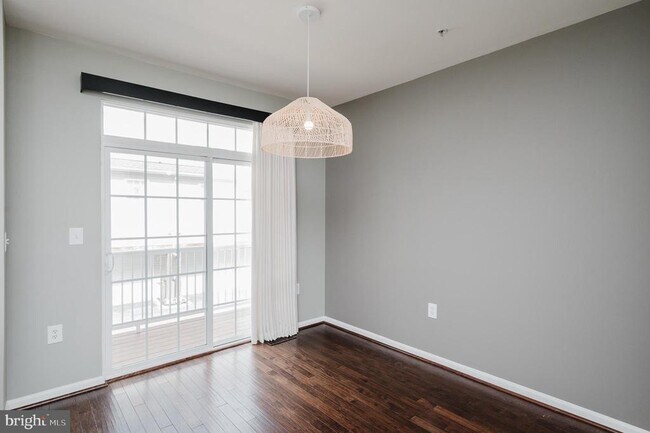 Building Photo - 557 Rhapsody Ct